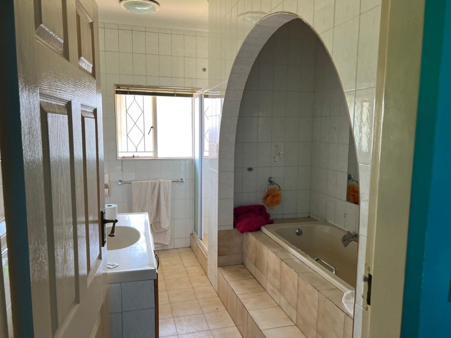 6 Bedroom Property for Sale in Cashan North West